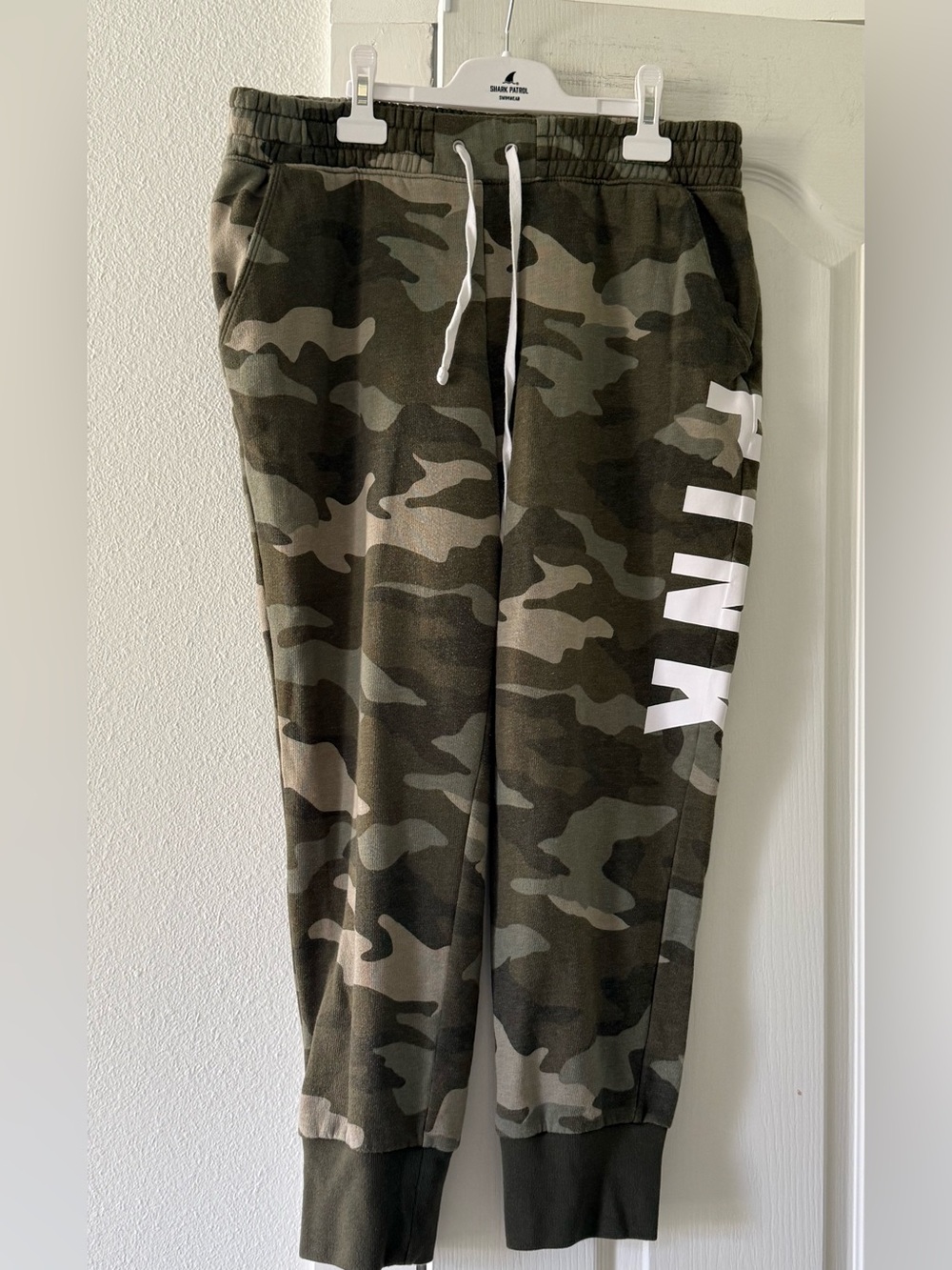 PINK Victoria’s Secret Camo Fleece Jogger Sweatpants Women’s L Logo - Picture 11 of 13